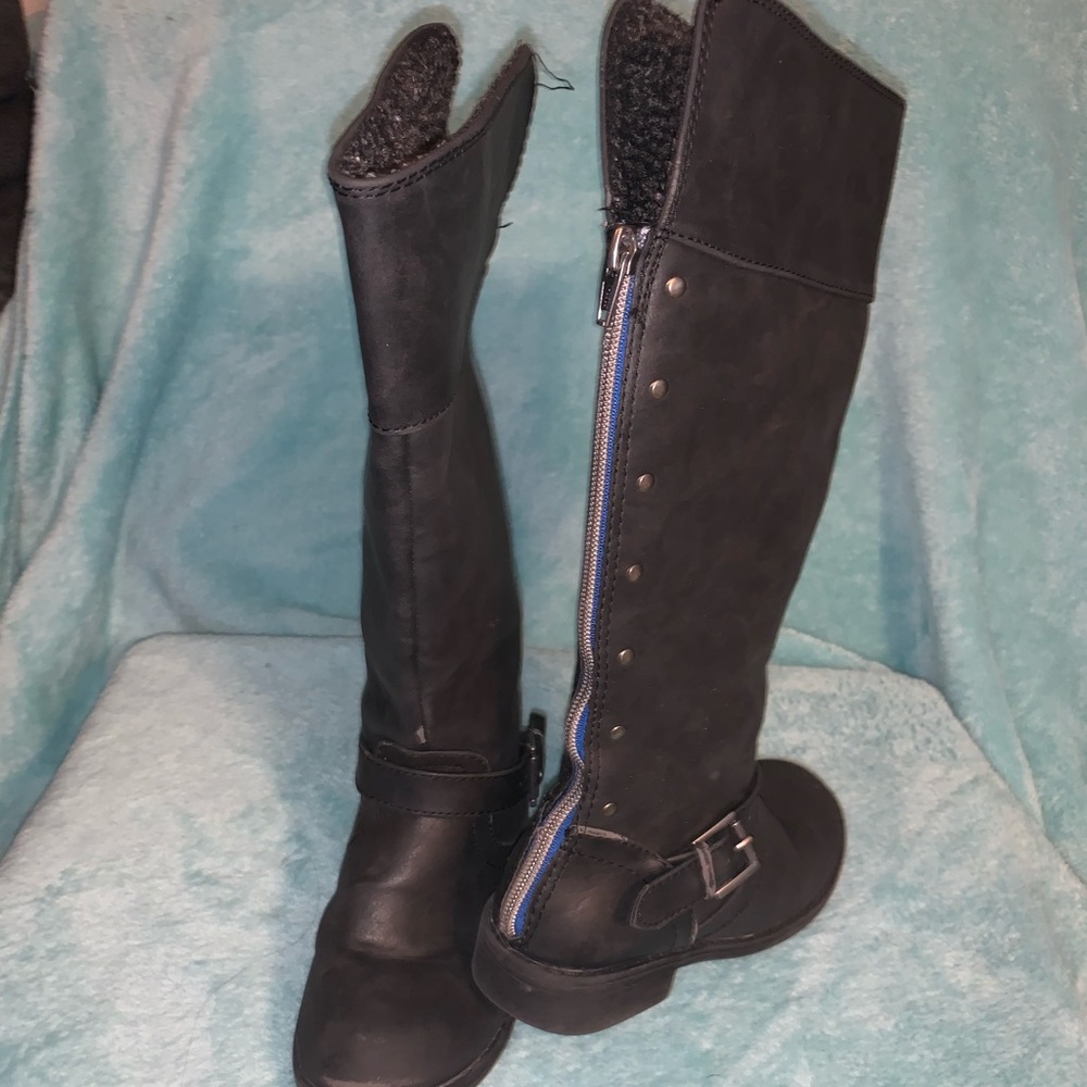 Black boots